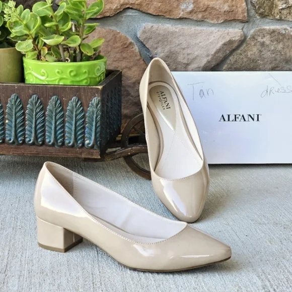 Alfani Women's Daleah Khaki Pointed Toe Classic Patent Pumps Size 8.5 Block Heel - Picture 2 of 15